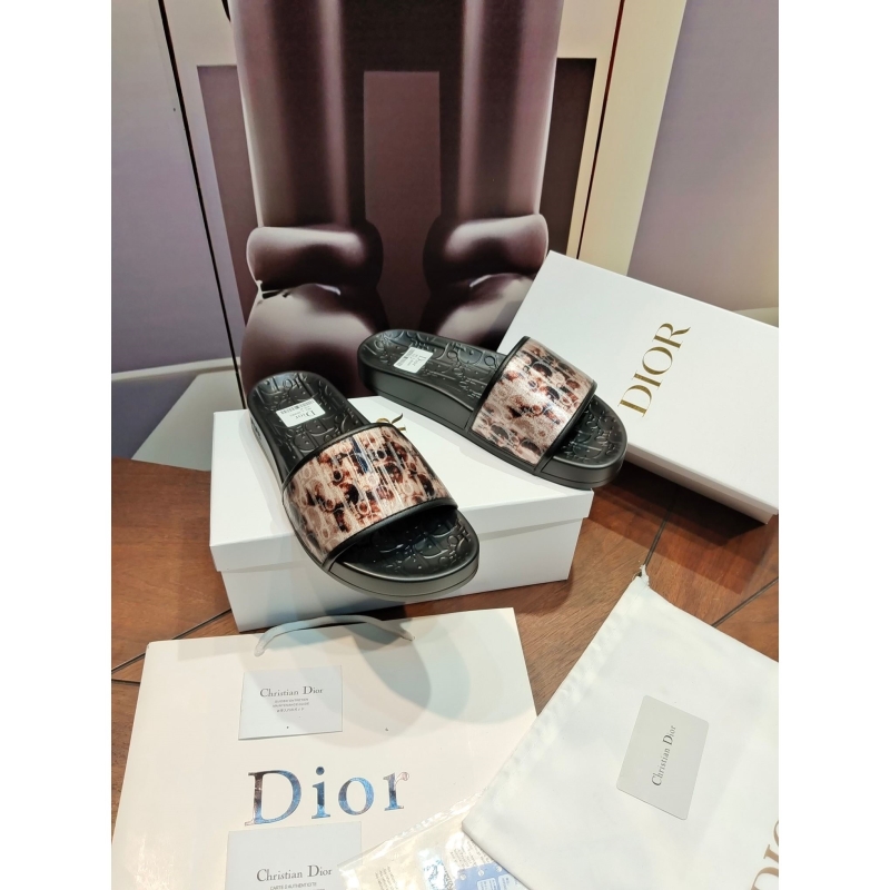 ch**an D*or slippers